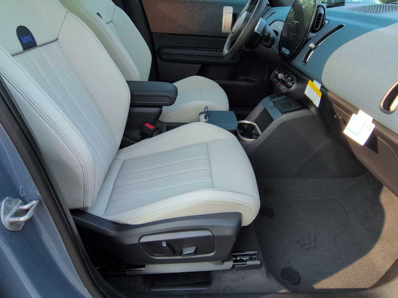 2027 MINI COUNTRYMAN SIGNATURE PLUS