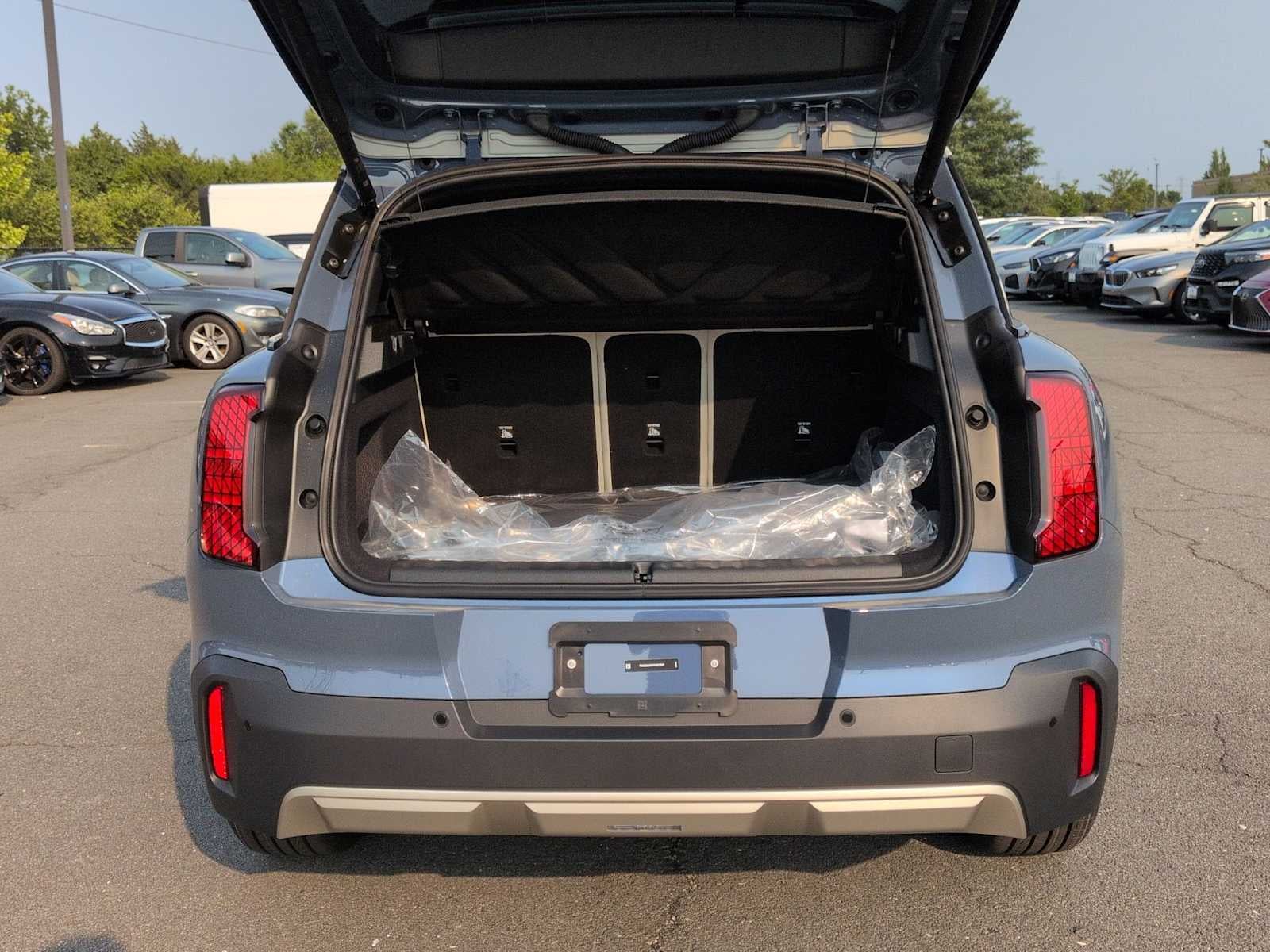 2027 MINI COUNTRYMAN SIGNATURE PLUS