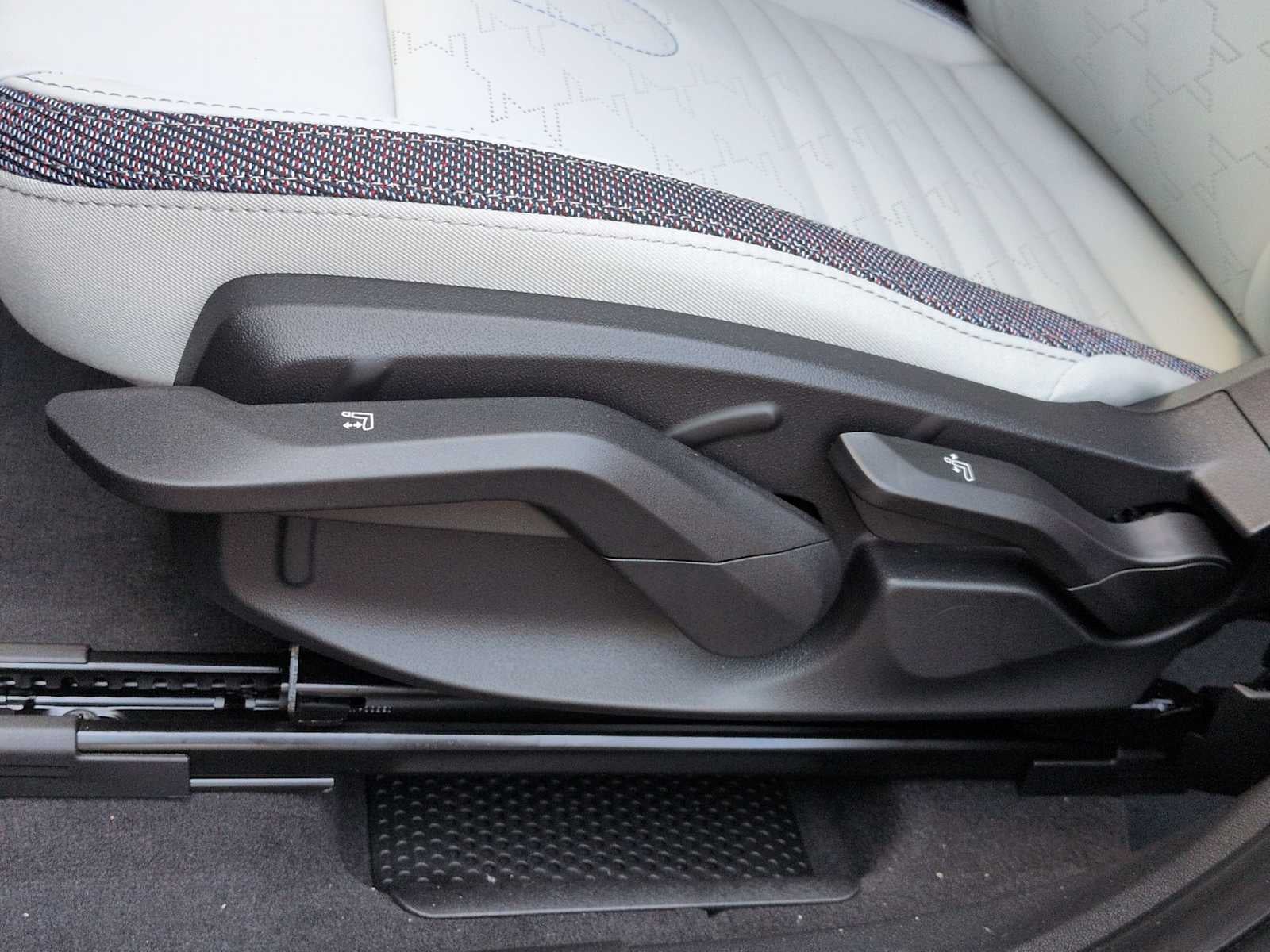 2027 MINI Countryman SIGNATURE PLUS