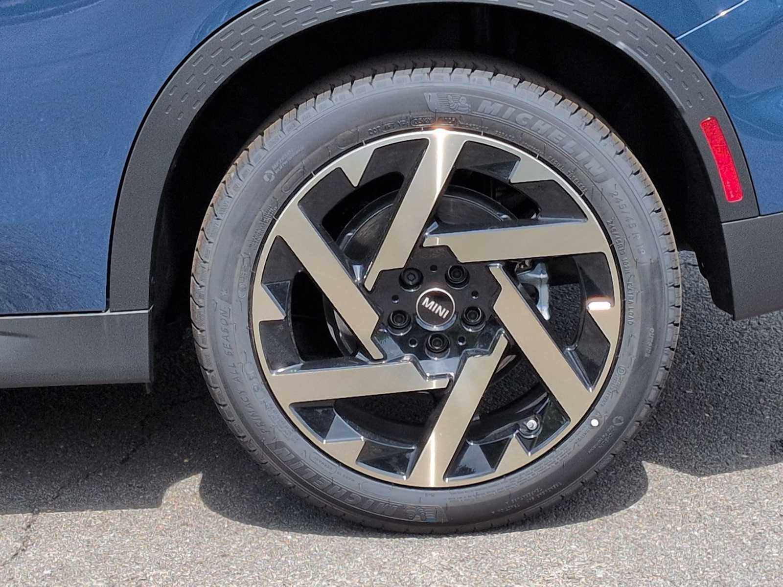 2027 MINI COUNTRYMAN ICONIC