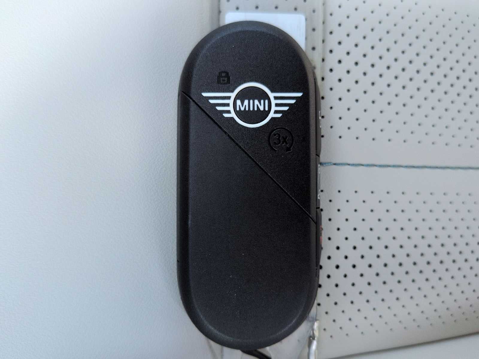 2027 MINI COUNTRYMAN ICONIC