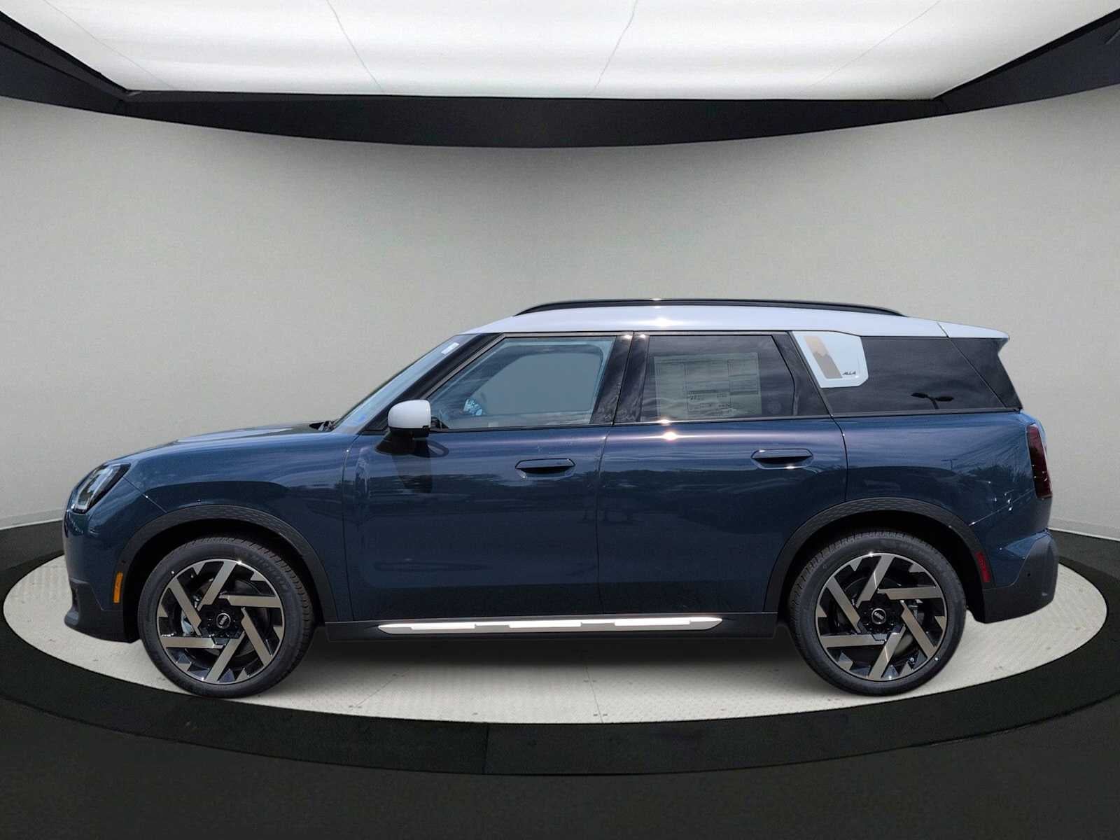 2027 MINI COUNTRYMAN ICONIC