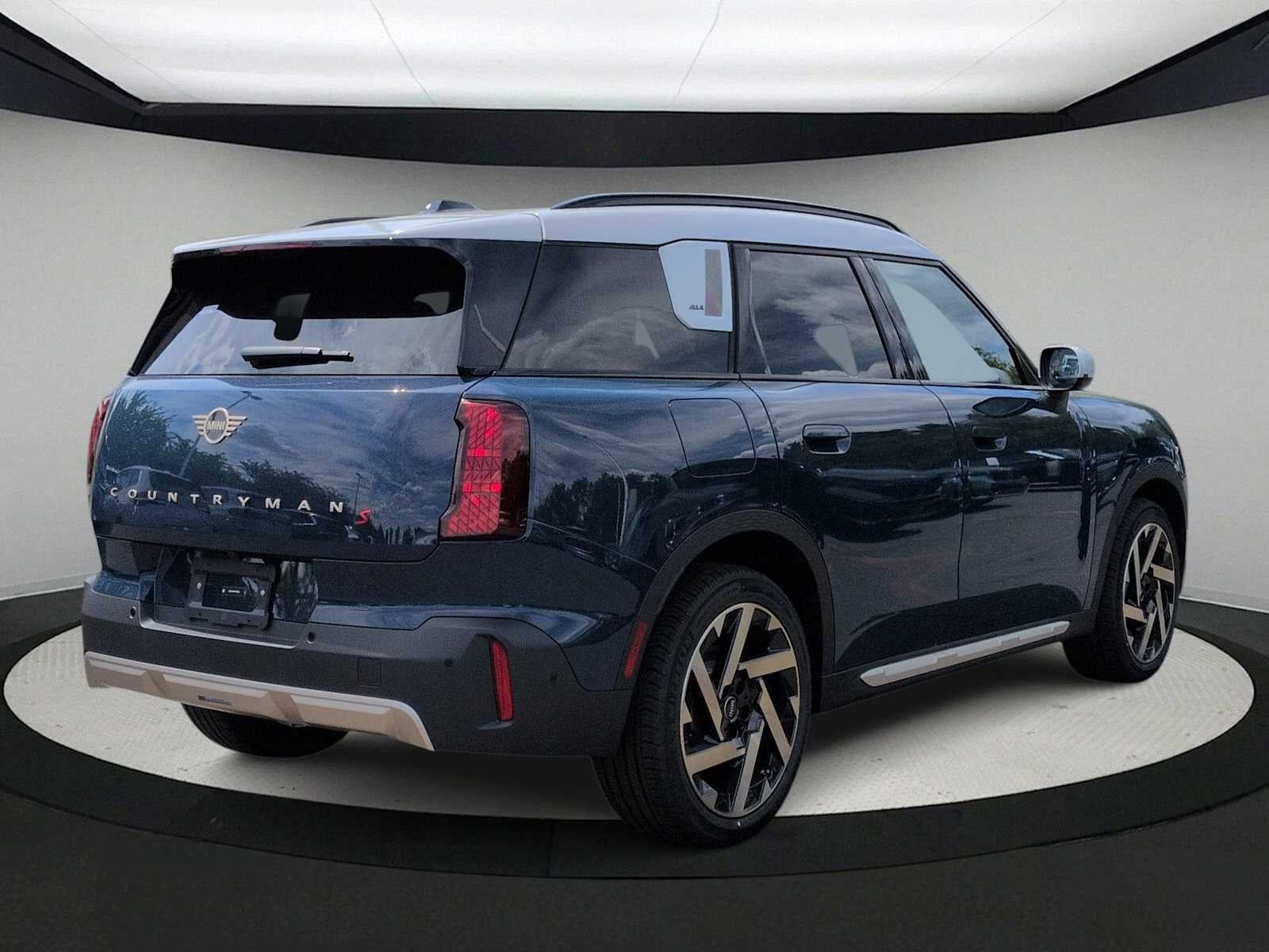 2027 MINI COUNTRYMAN ICONIC