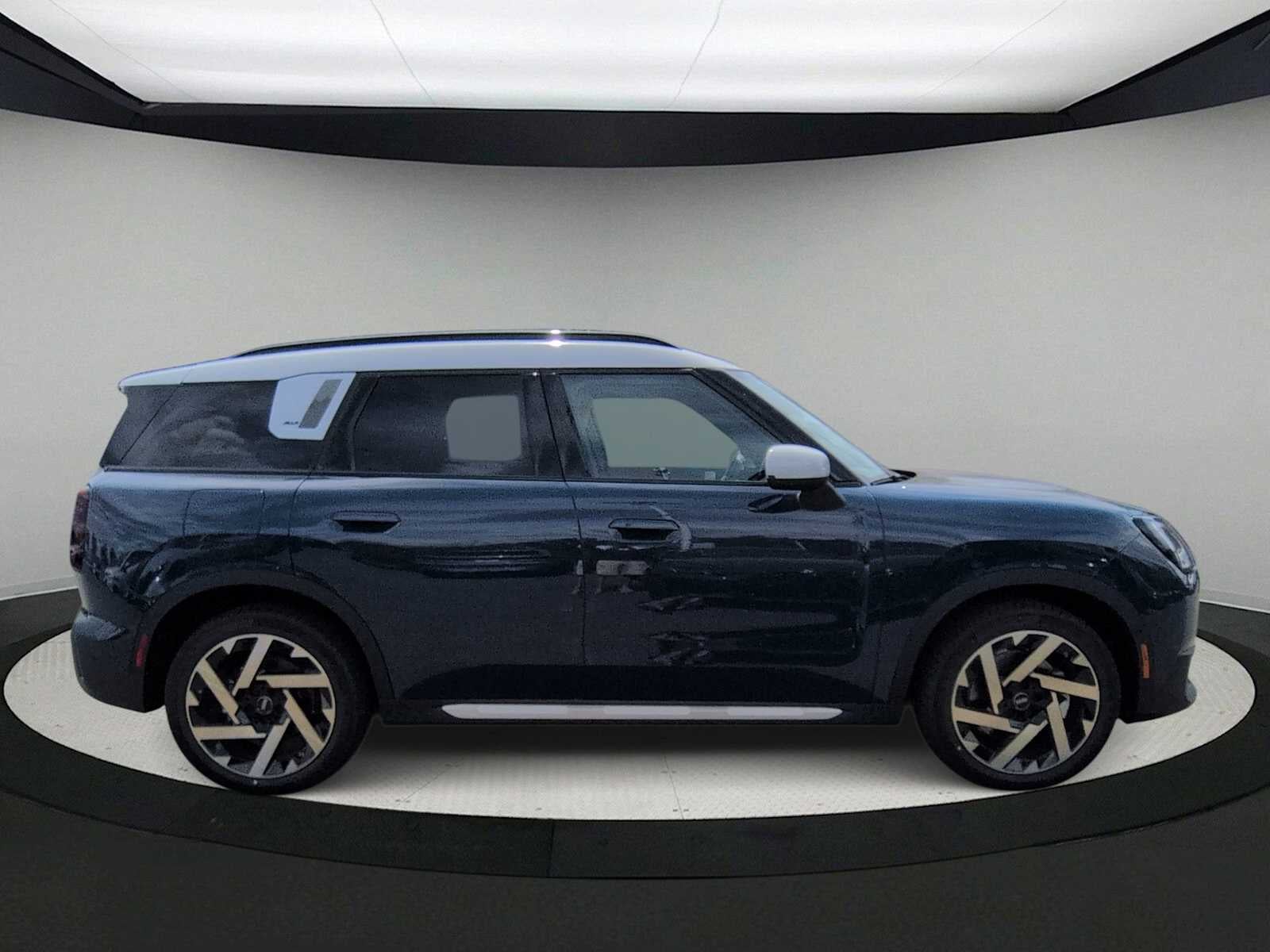 2027 MINI COUNTRYMAN ICONIC