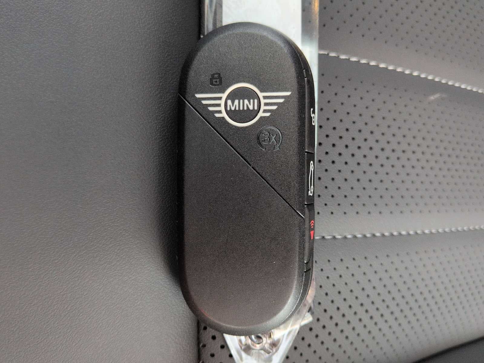 2027 MINI COUNTRYMAN ICONIC