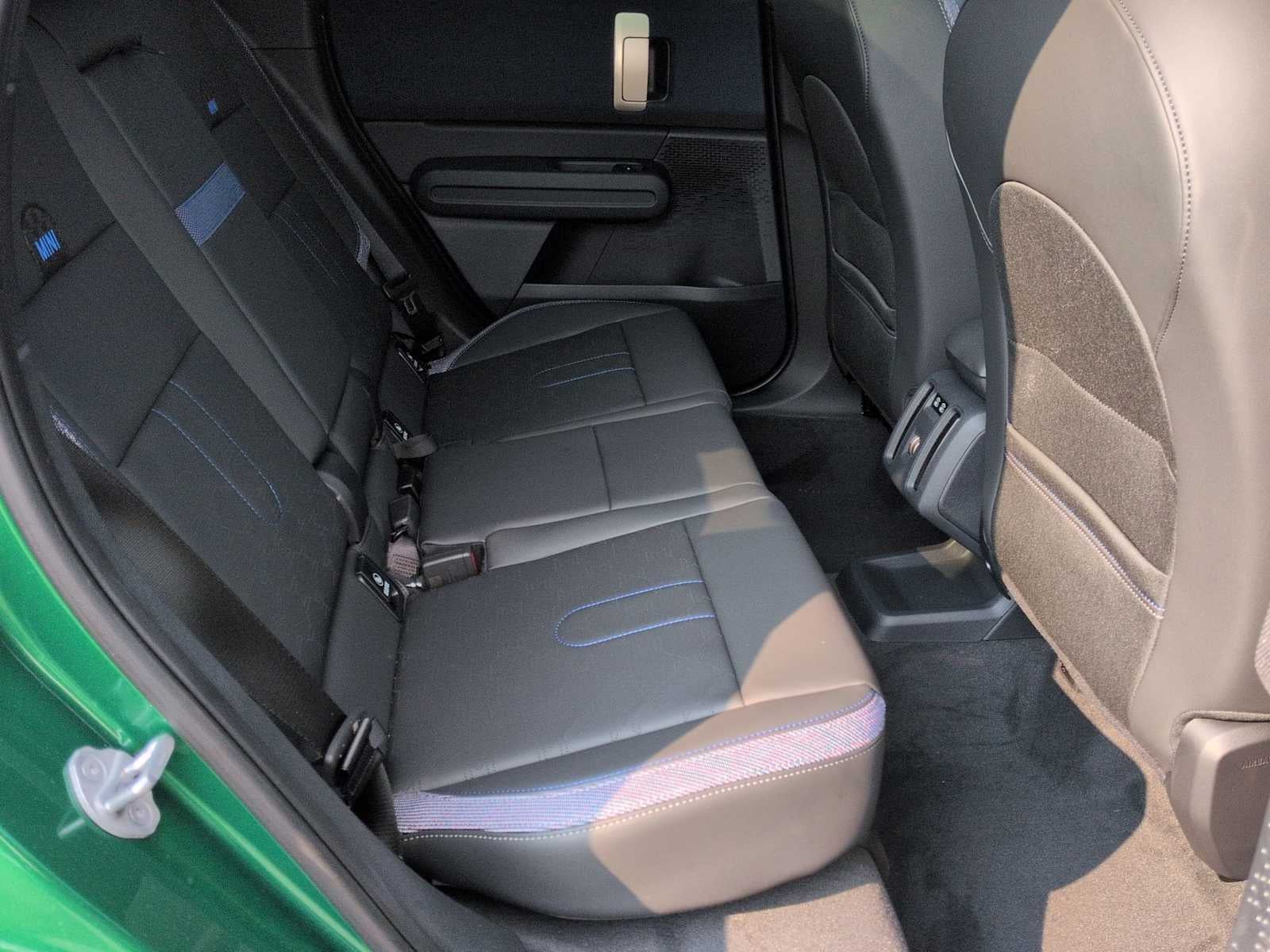 2027 MINI COUNTRYMAN SIGNATURE PLUS