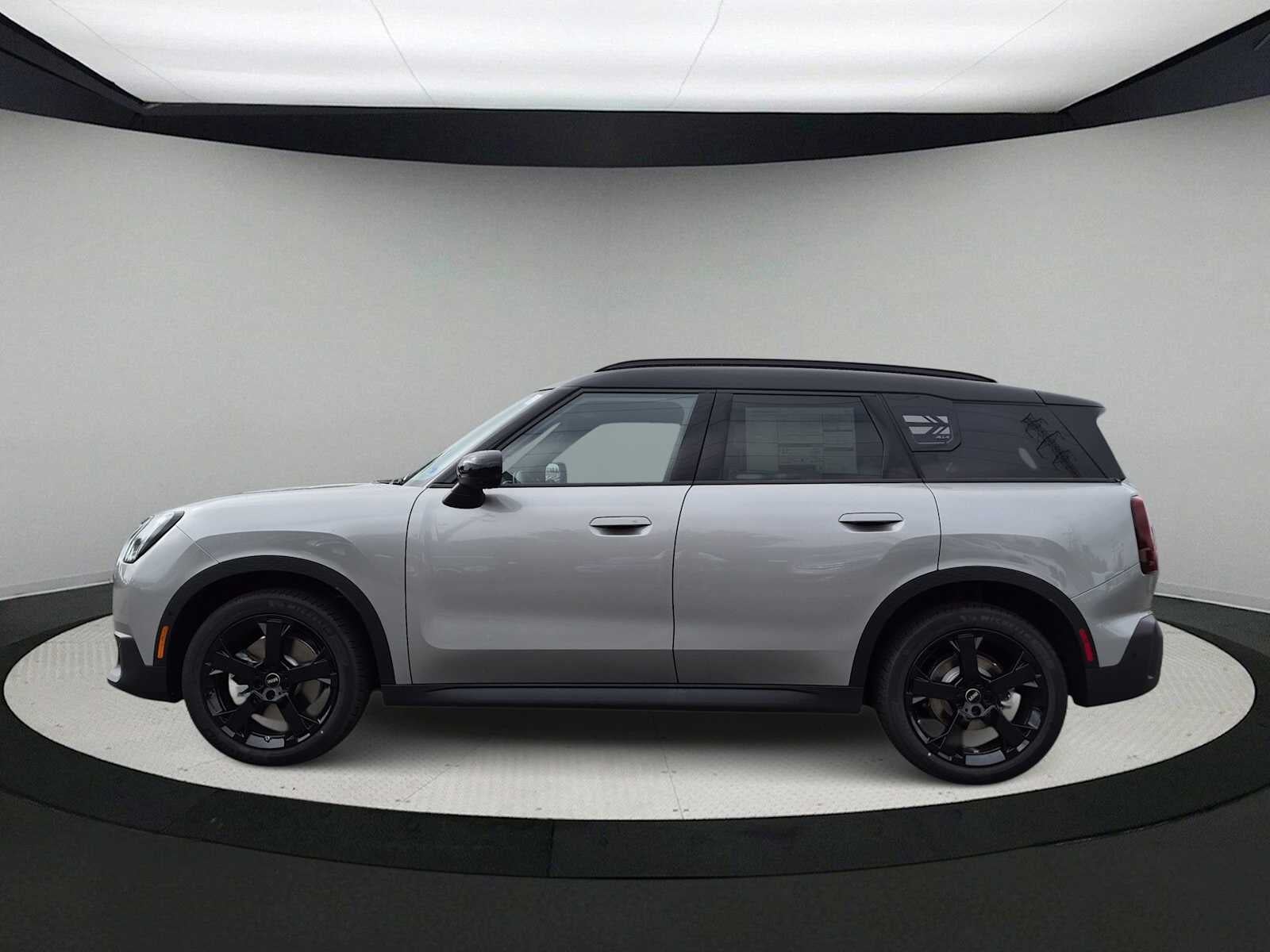 2027 MINI COUNTRYMAN ICONIC