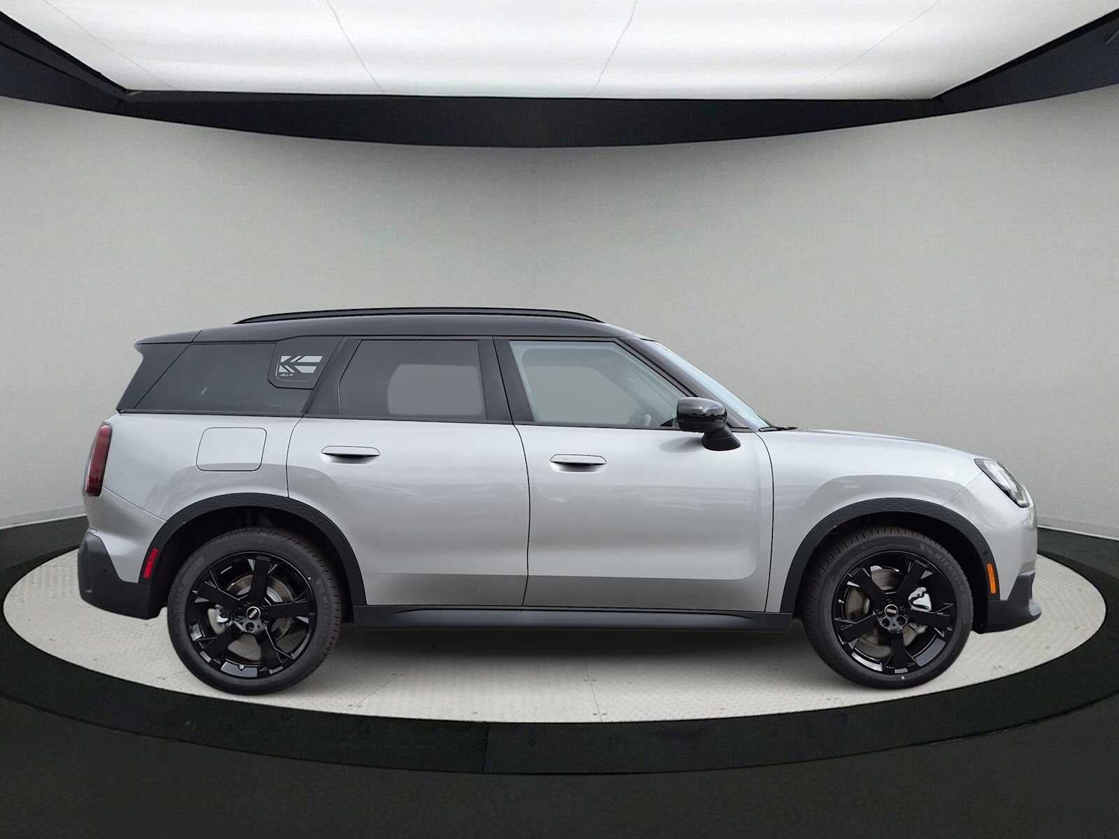 2027 MINI COUNTRYMAN ICONIC