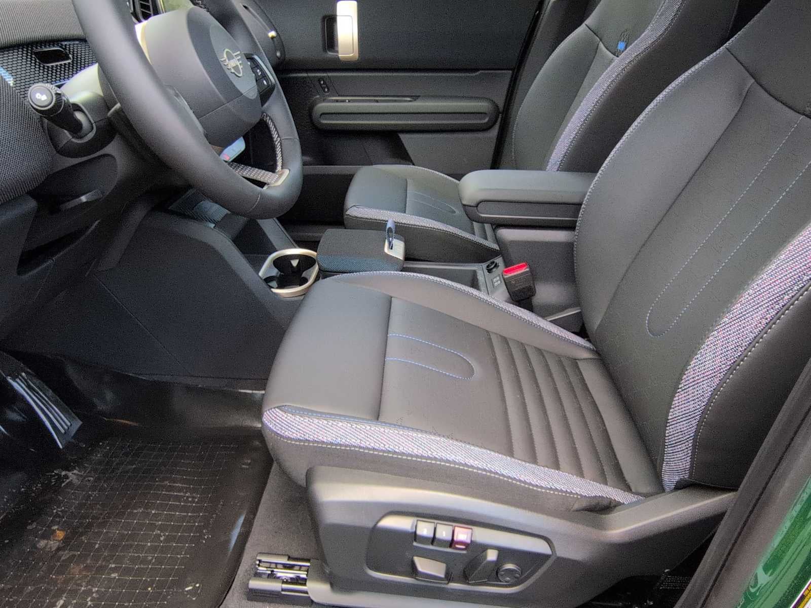 2027 MINI COUNTRYMAN ICONIC