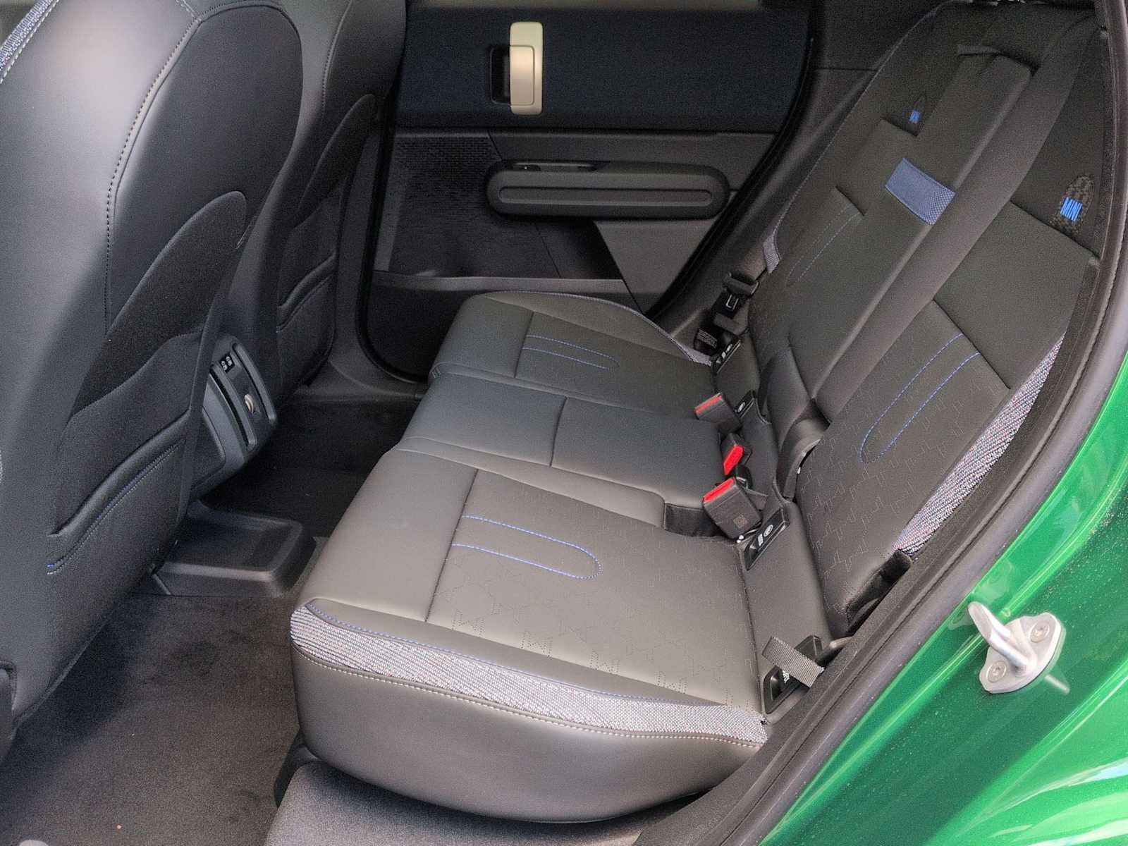 2027 MINI COUNTRYMAN ICONIC