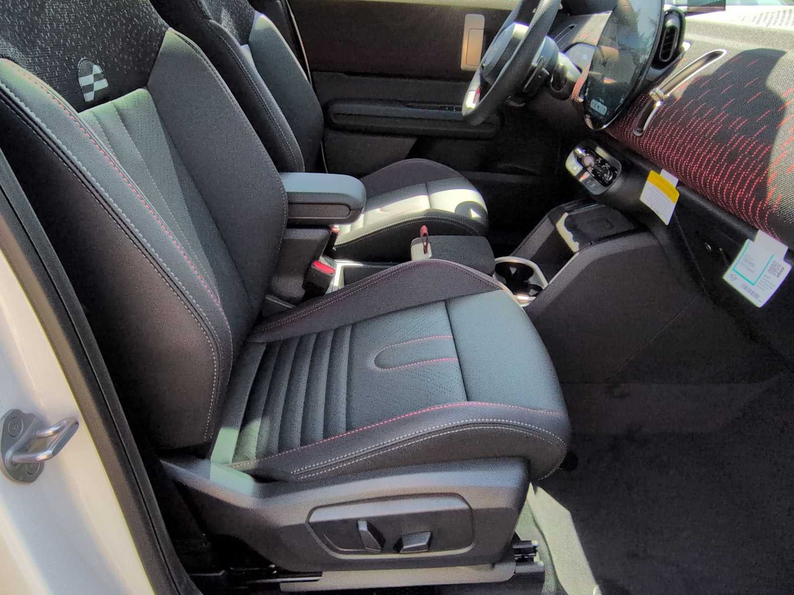 2027 MINI COUNTRYMAN ICONIC