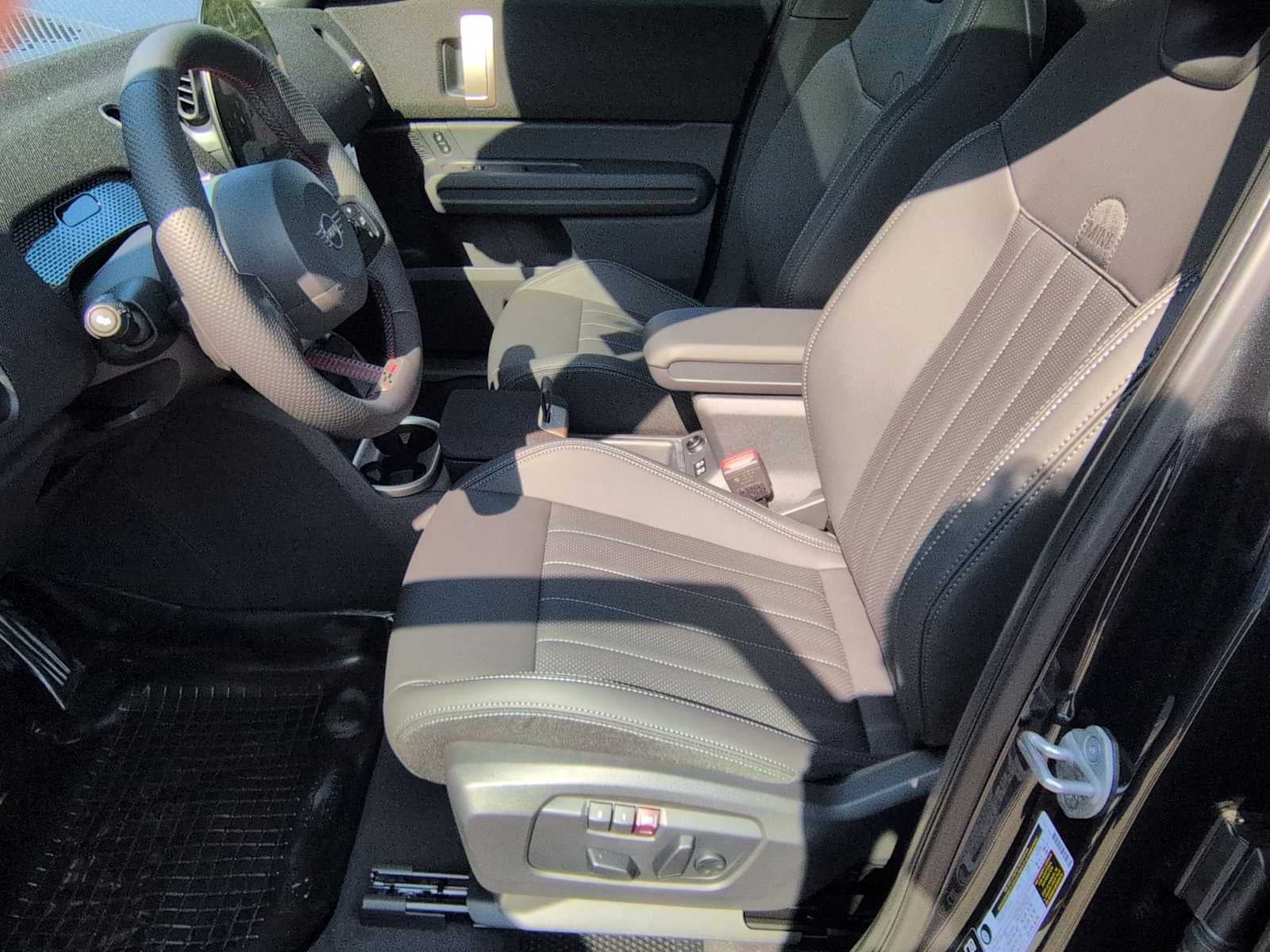 2027 MINI COUNTRYMAN ICONIC