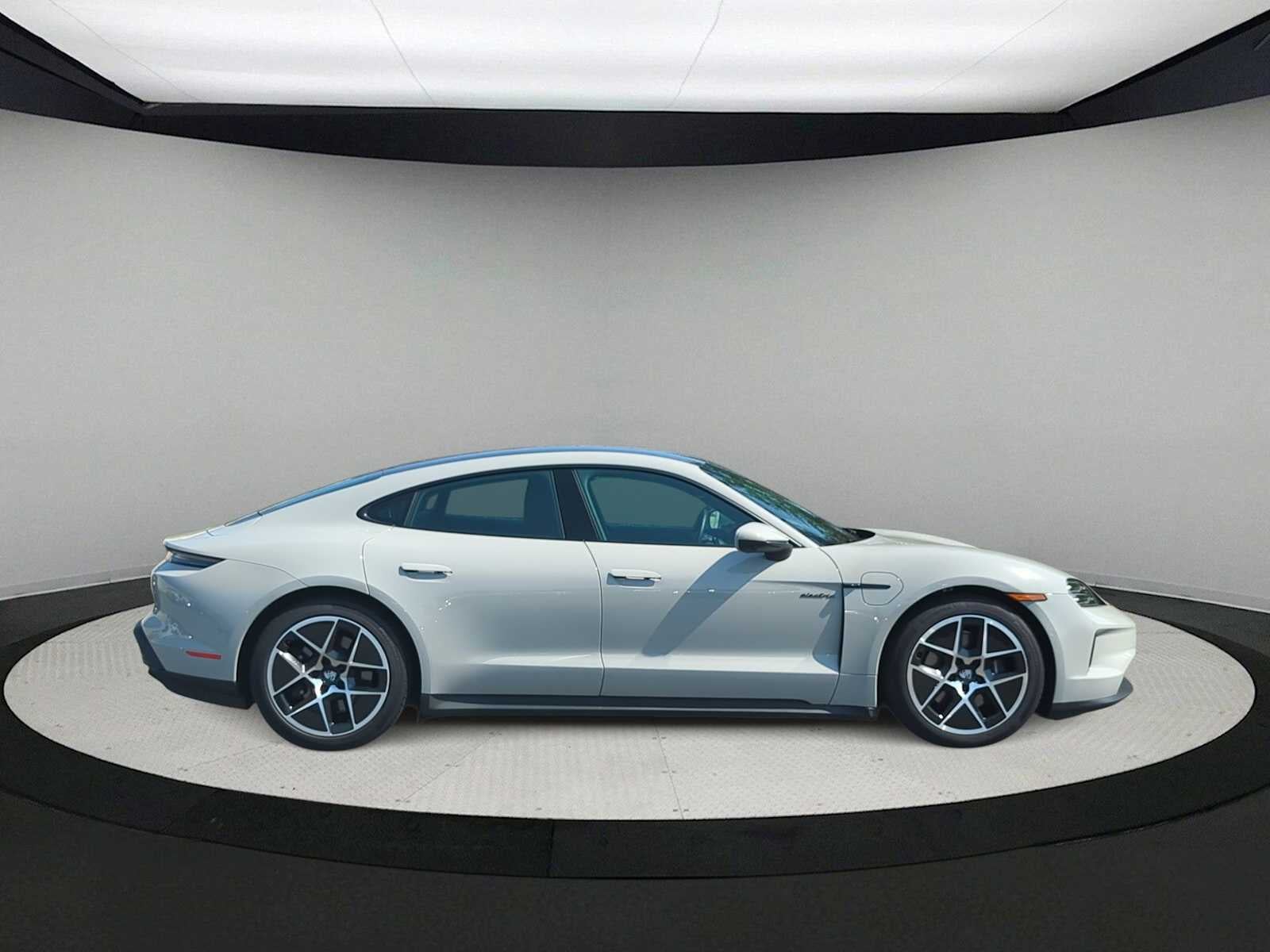 2025 Porsche Taycan RWD