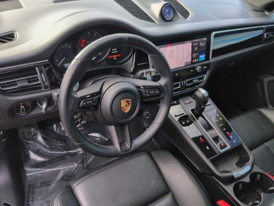 2023 Porsche Macan T