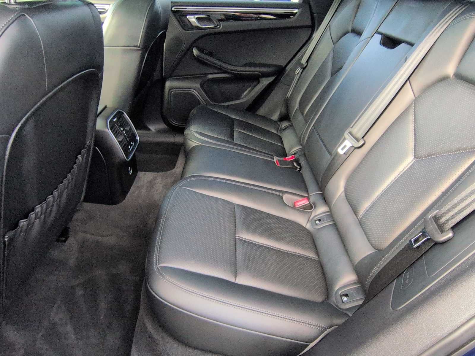 2023 Porsche Macan T