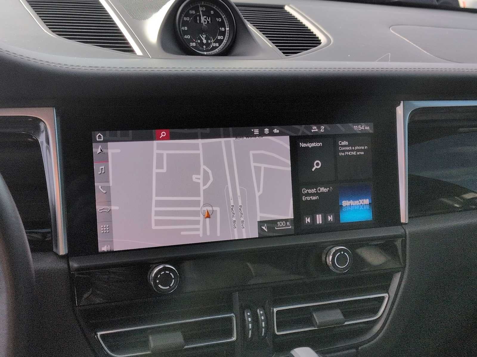 2023 Porsche Macan T