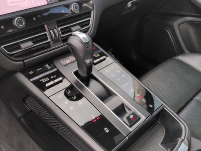 2023 Porsche Macan T