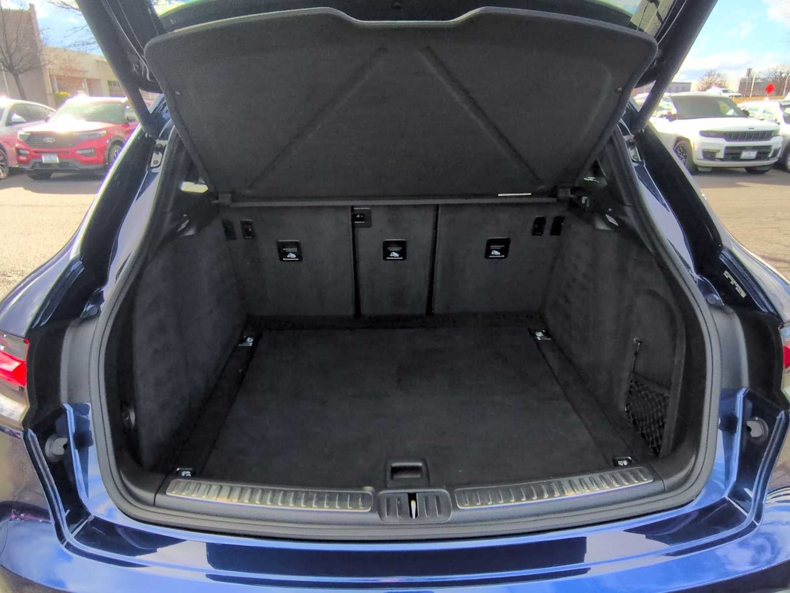 2023 Porsche Macan T