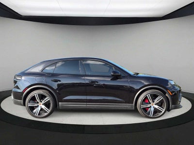 2025 Porsche Macan Electric 4S