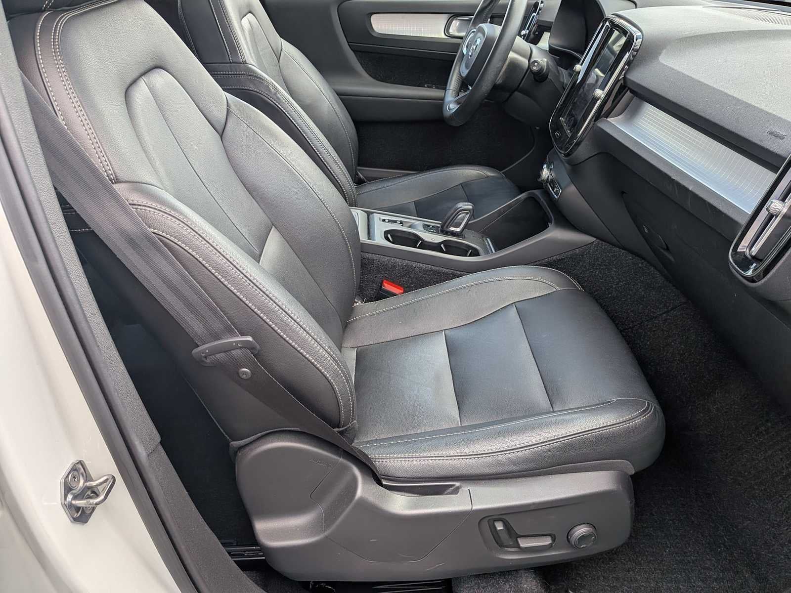 2019 Volvo XC40 Momentum