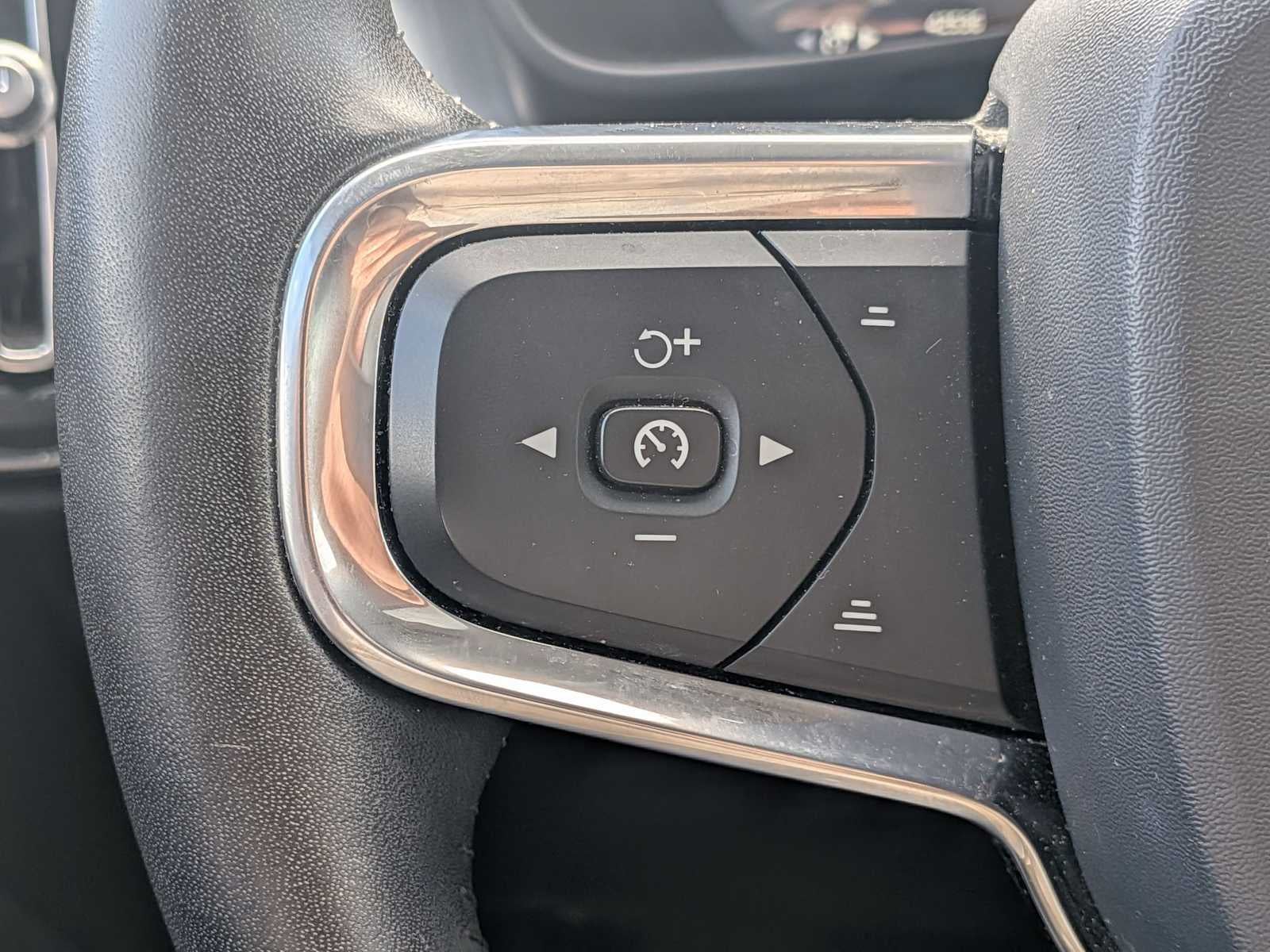 2019 Volvo XC40 Momentum
