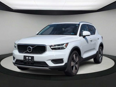 2019 Volvo XC40 Momentum