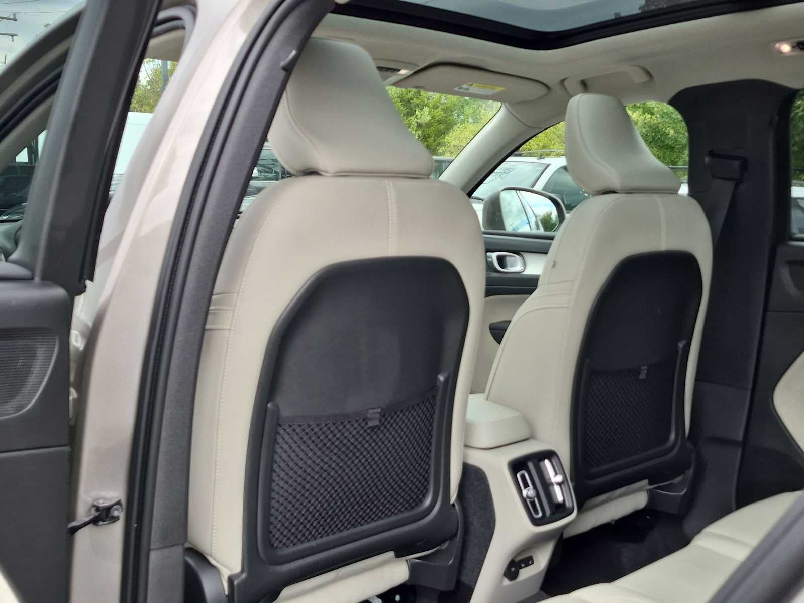 2022 Volvo XC40 Momentum