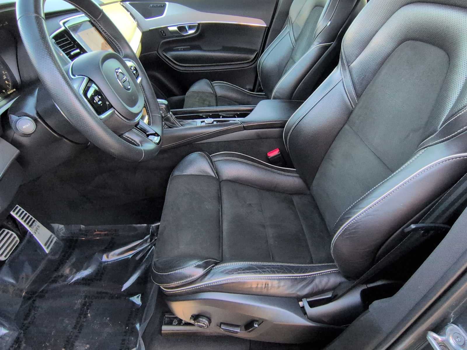 2017 Volvo XC90 R-Design