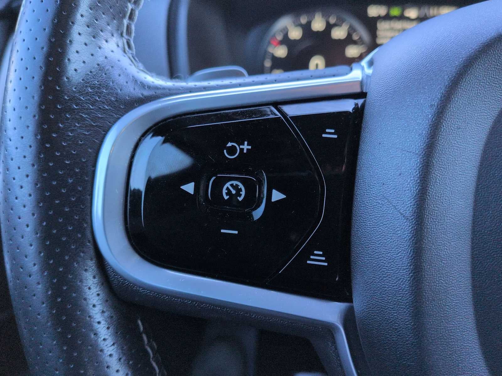 2017 Volvo XC90 R-Design