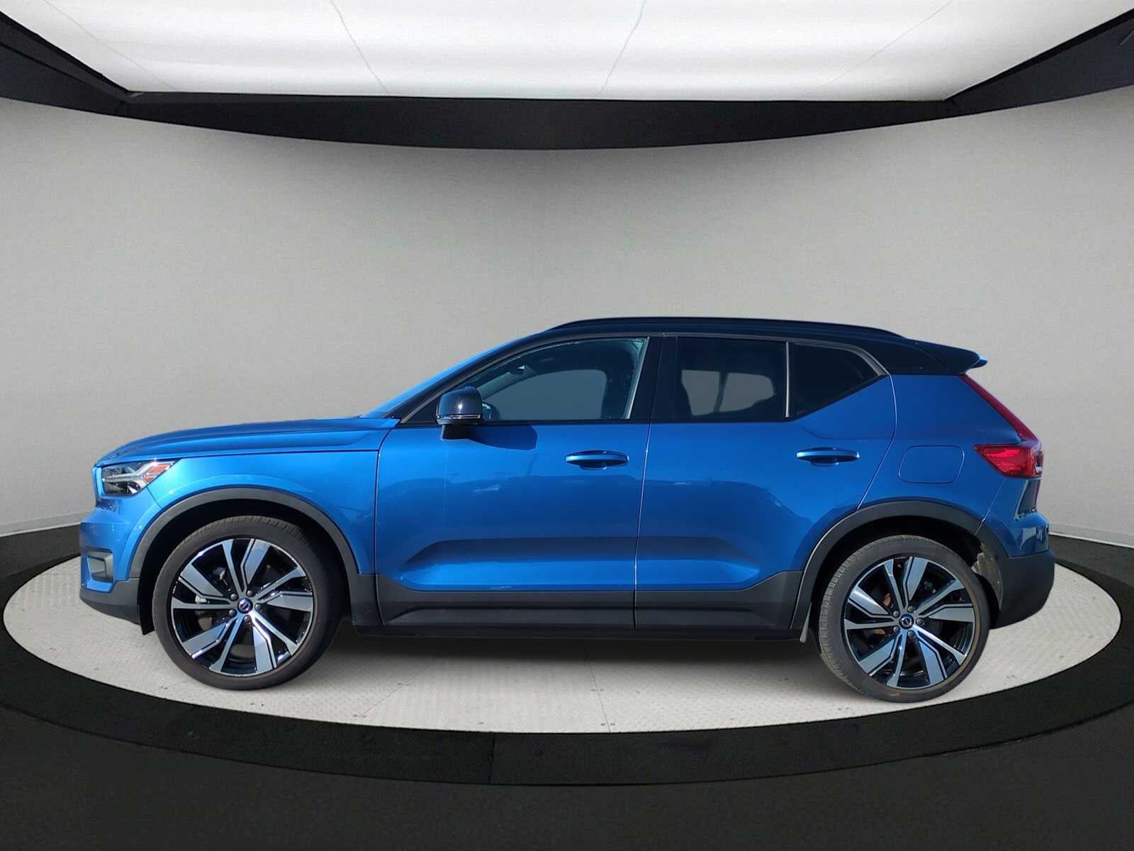 2021 Volvo XC40 Recharge P8 eAWD Pure Electric
