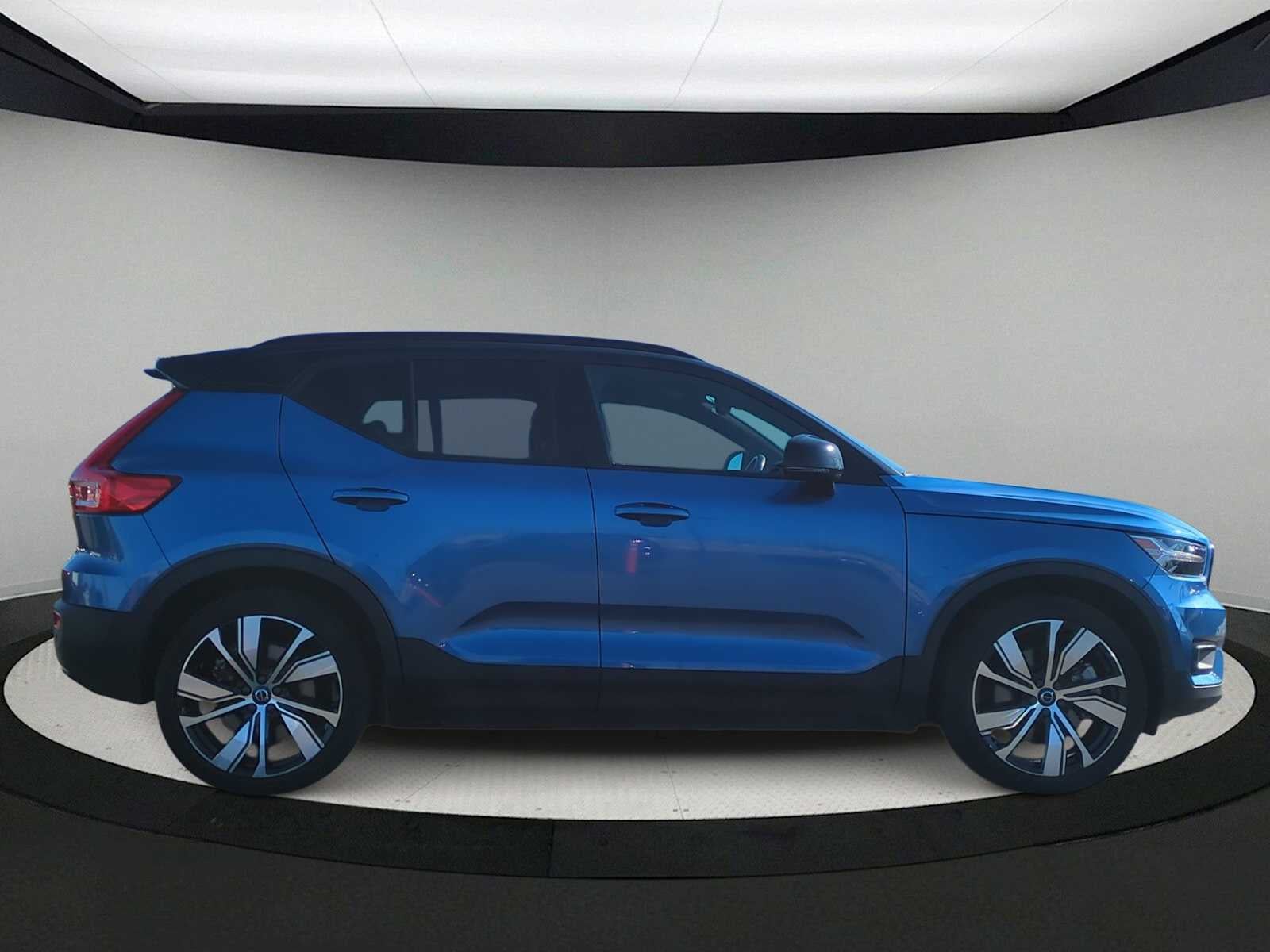 2021 Volvo XC40 Recharge P8 eAWD Pure Electric