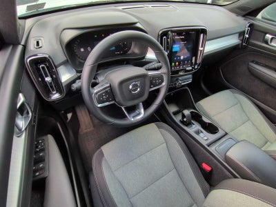 2024 Volvo XC40 Base