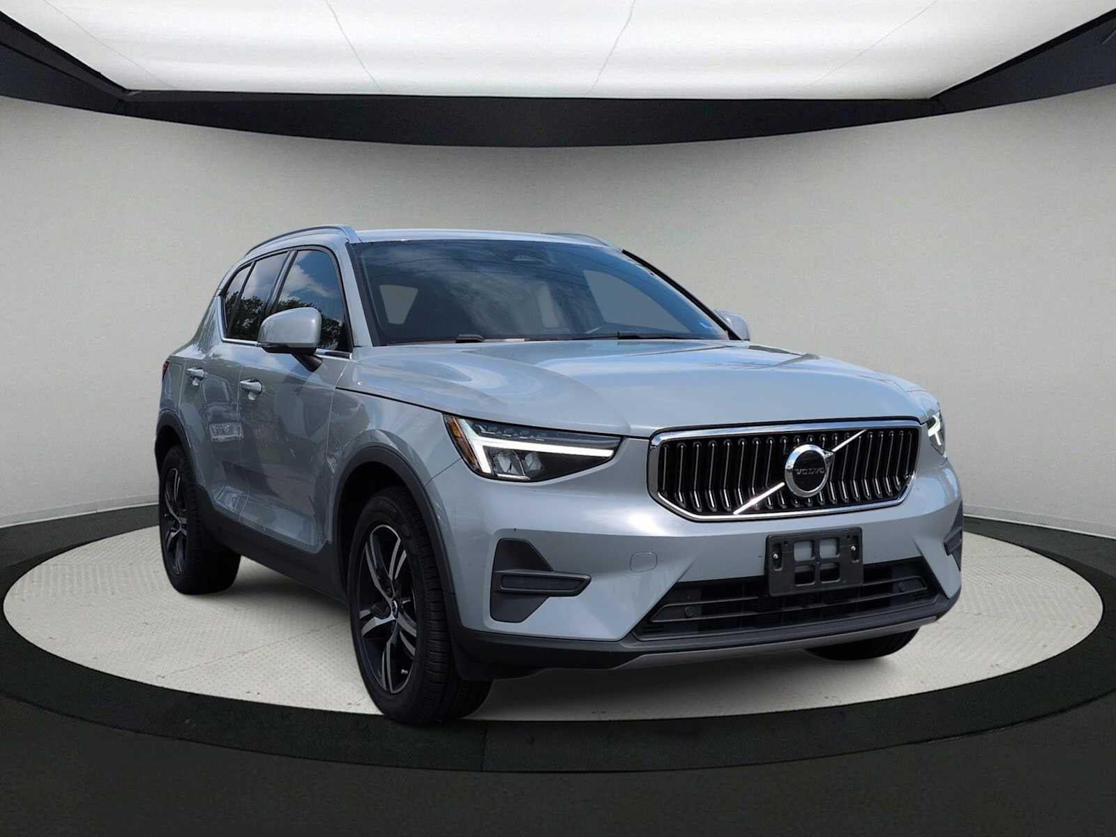 2024 Volvo XC40 Base