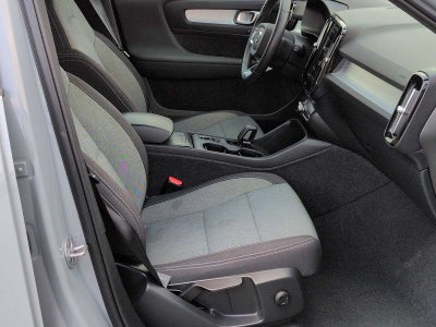 2024 Volvo XC40 Base