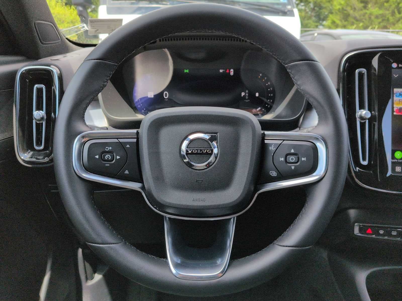 2024 Volvo XC40 Base
