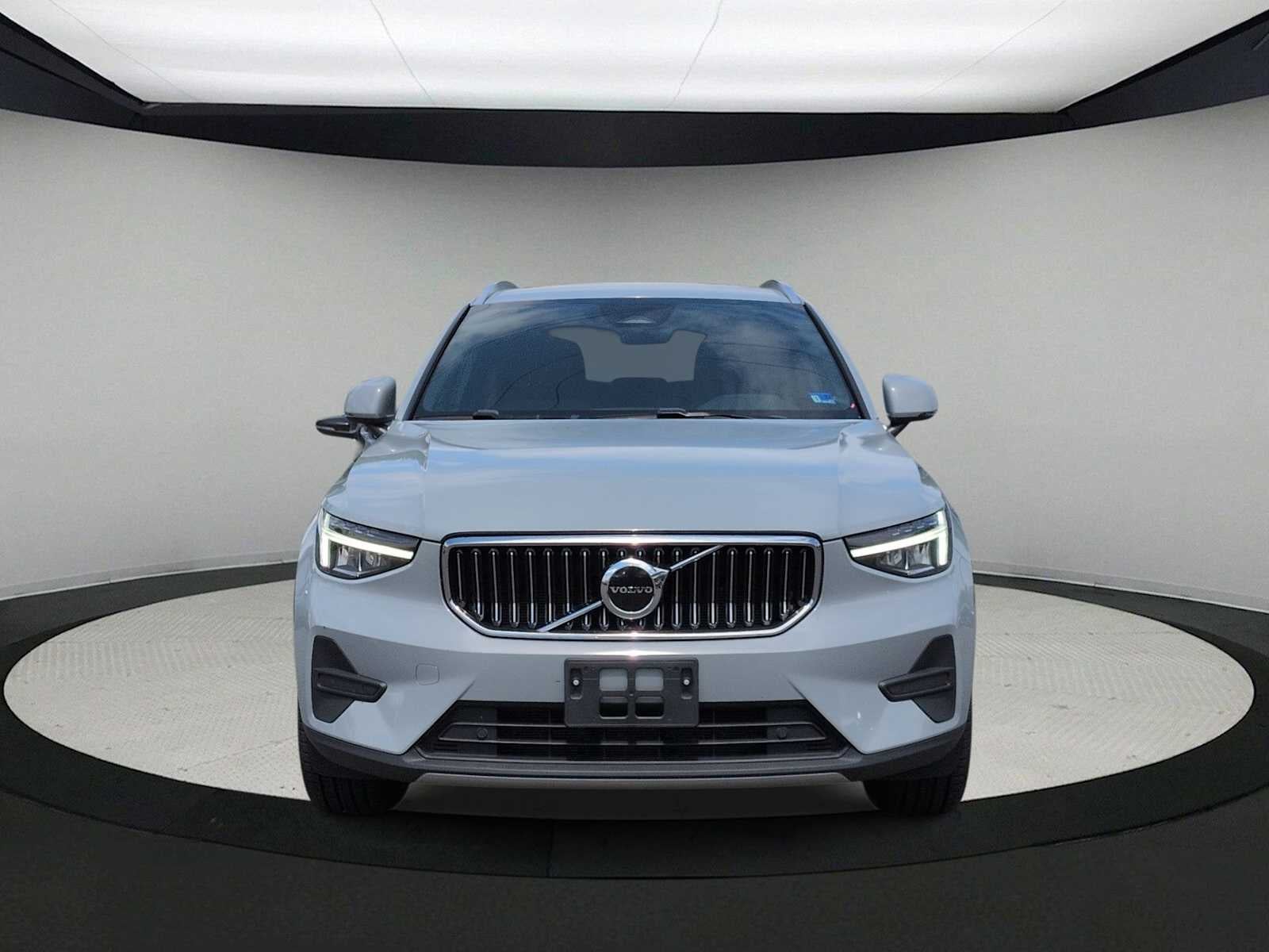 2024 Volvo XC40 Base