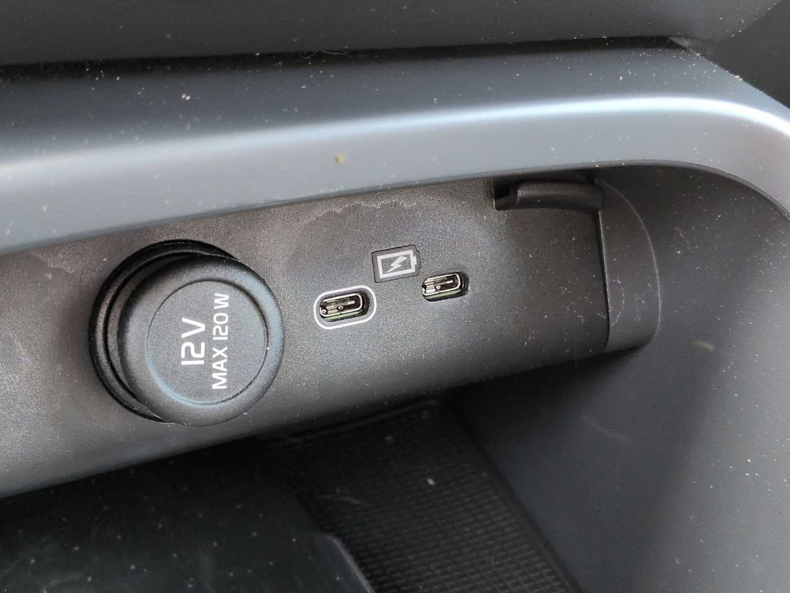 2024 Volvo XC40 Base