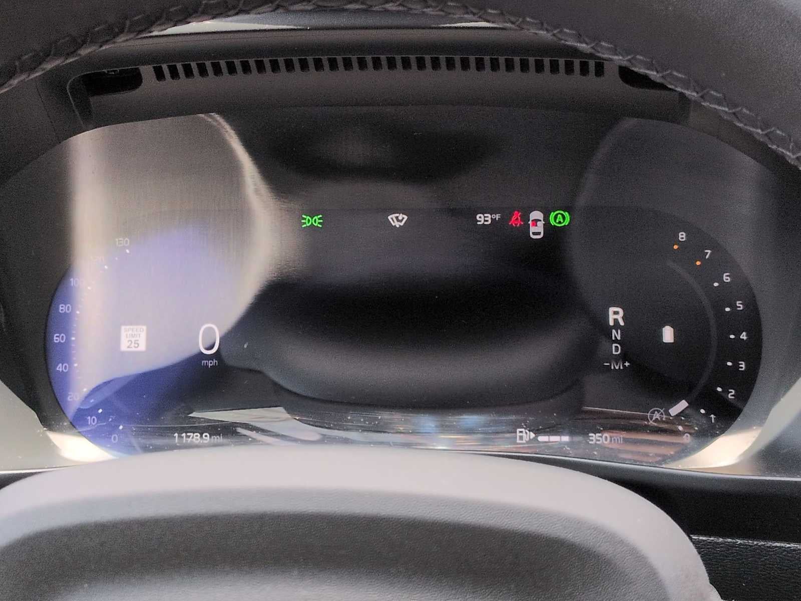 2024 Volvo XC40 Base