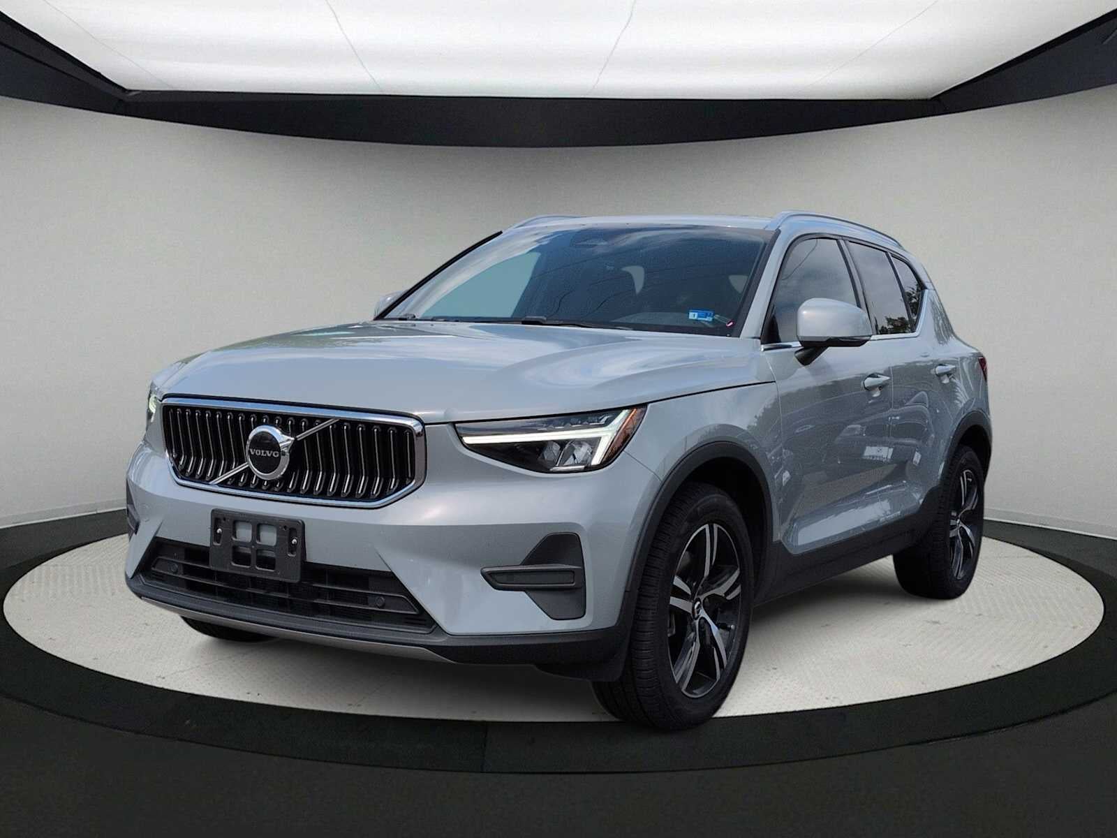2024 Volvo XC40 Base